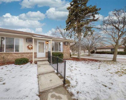 25102 Franklin Terrace Unit 8, South Lyon