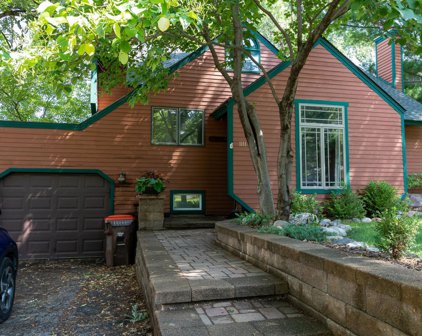 1111 County Road C  E, Maplewood