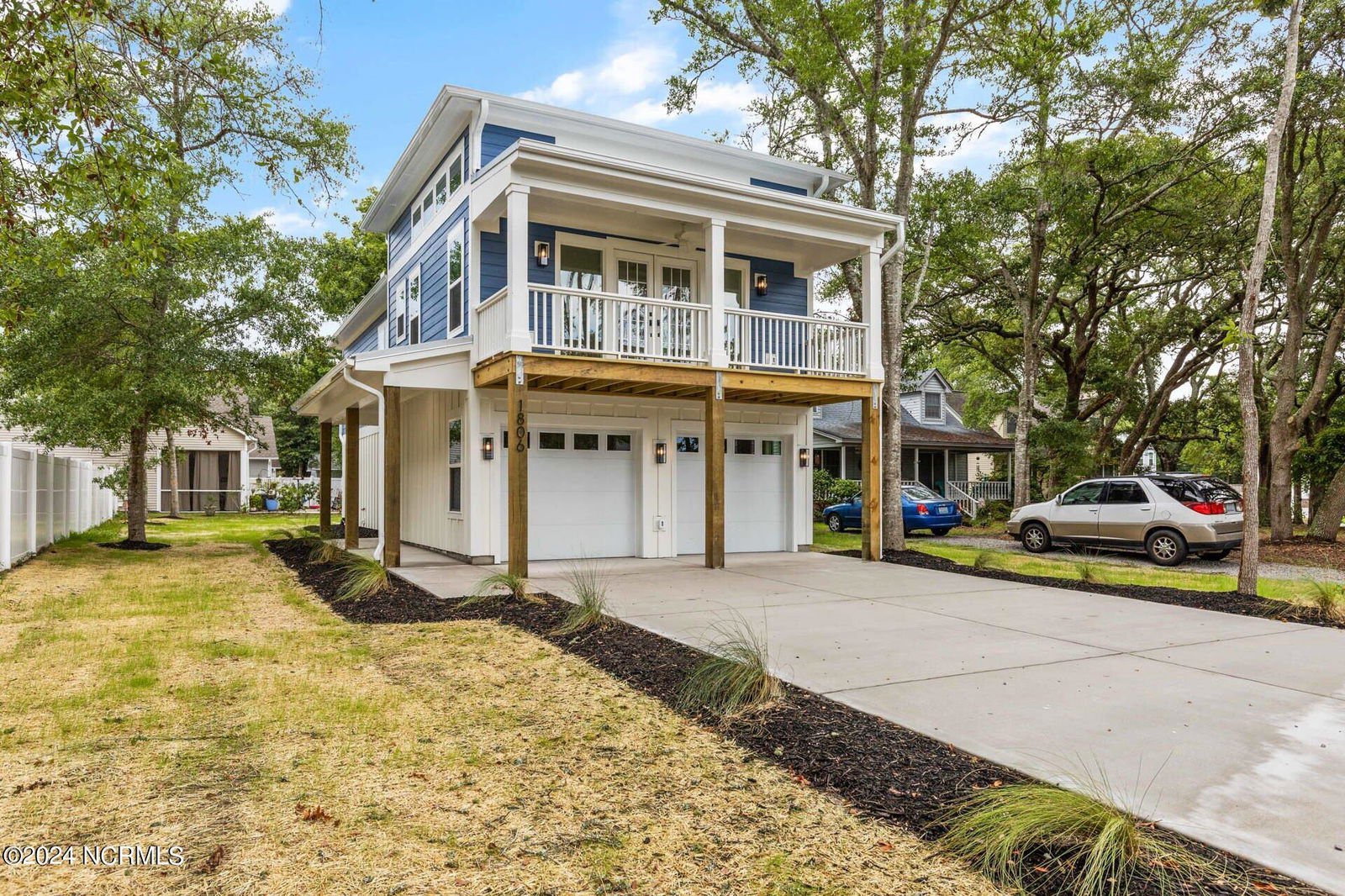 1806 W Oak Island Drive, Oak Island, NC 28465 in Pinners Point
