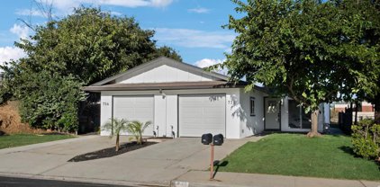 734 736 S Wisconsin Ave, Fallbrook