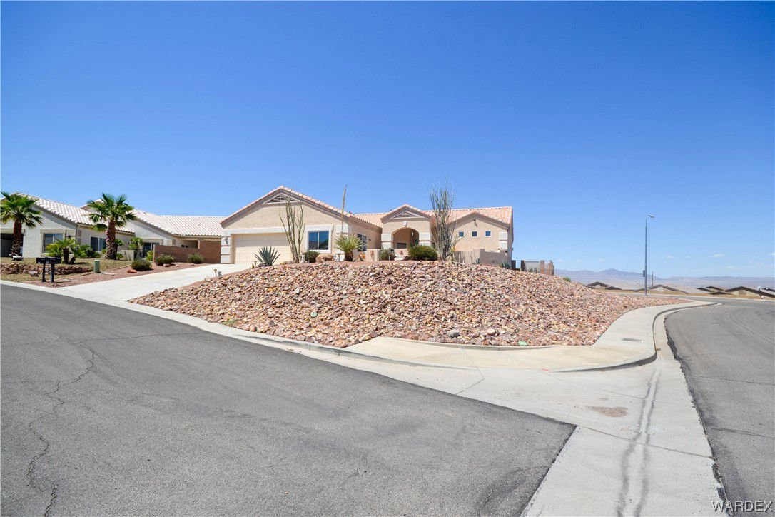 2270 Silverthorne Drive, Bullhead City, 86442