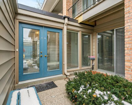 6324 Barrie Road Unit #1A, Edina