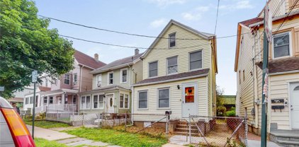 90 Crescent Avenue, New Rochelle