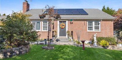 5 Fountain Drive, Valhalla