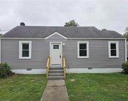 2112 Pembroke Avenue, Hampton East image