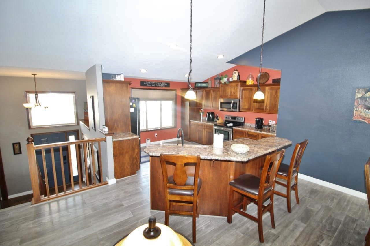 2825 Grey Eagle Pass, Minot, 58703