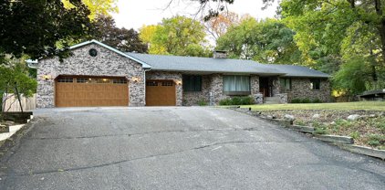 2320 Timber Trail E, Maplewood