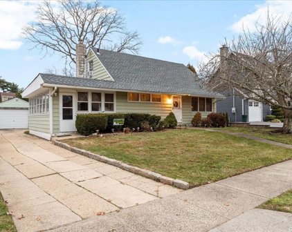 147 Hayes Street, Massapequa Park