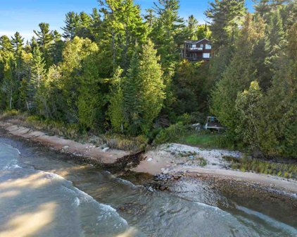 7526 W Us 23 Highway, Mackinaw City
