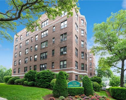 11 Alden Road Unit #6F, Larchmont