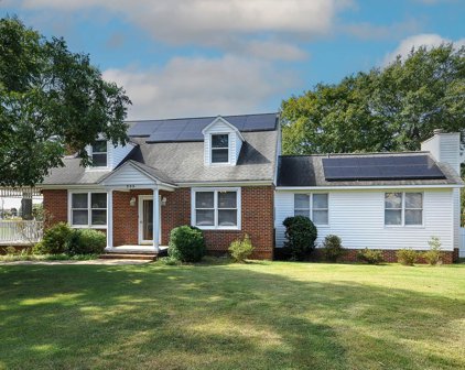 205 Elliott, Lyman