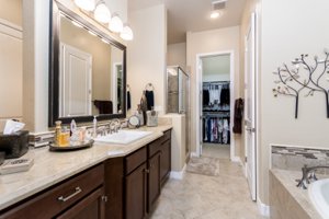 12970 W Fossil Dr Master Bathroom