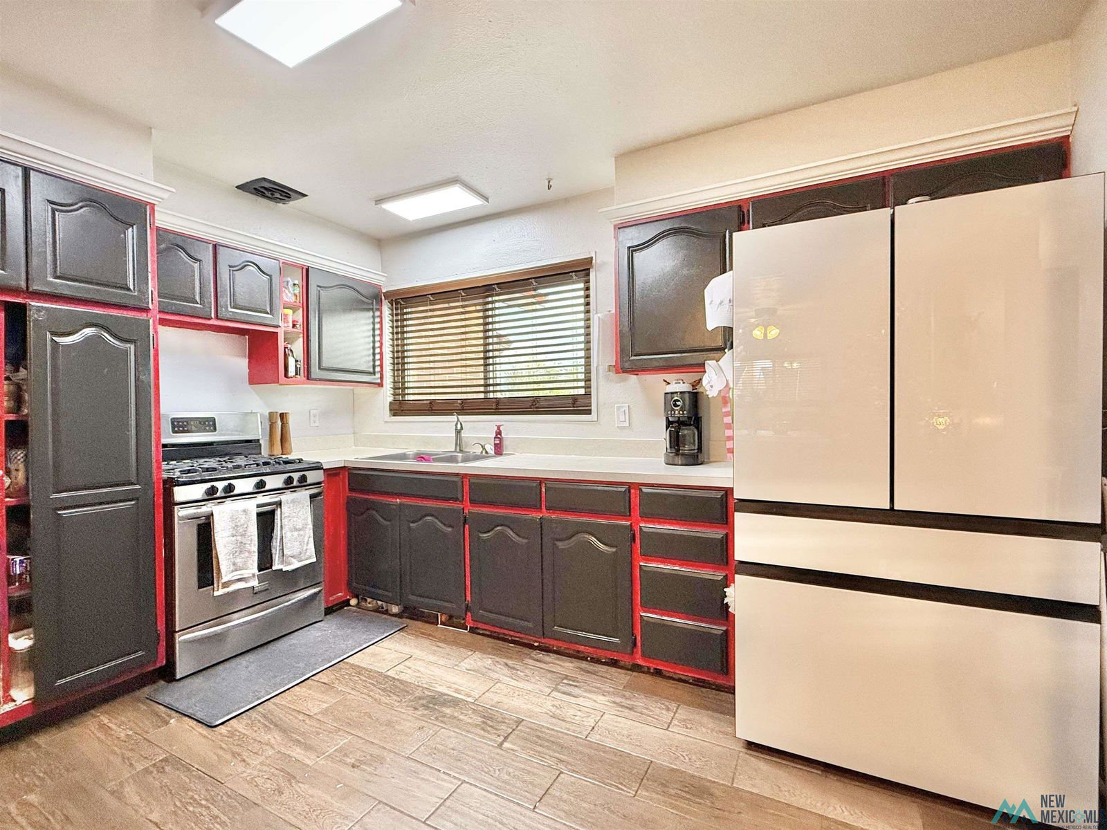 1200 E Walker Drive, Hobbs, 88240