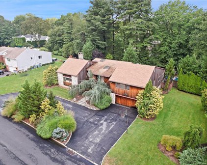 27 Country Ridge Road, Scarsdale