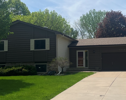 17195 Round Lake Road, Eden Prairie