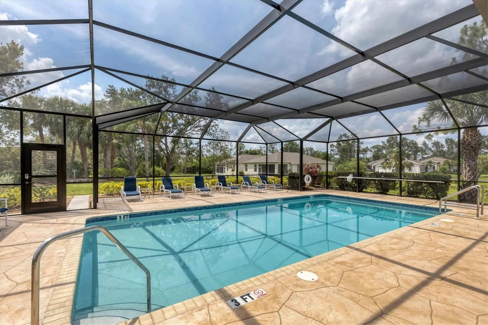 Woodhaven Estates Villas screened community swimming pool
