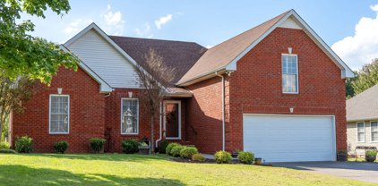 101 Fieldstone Ln, Springfield