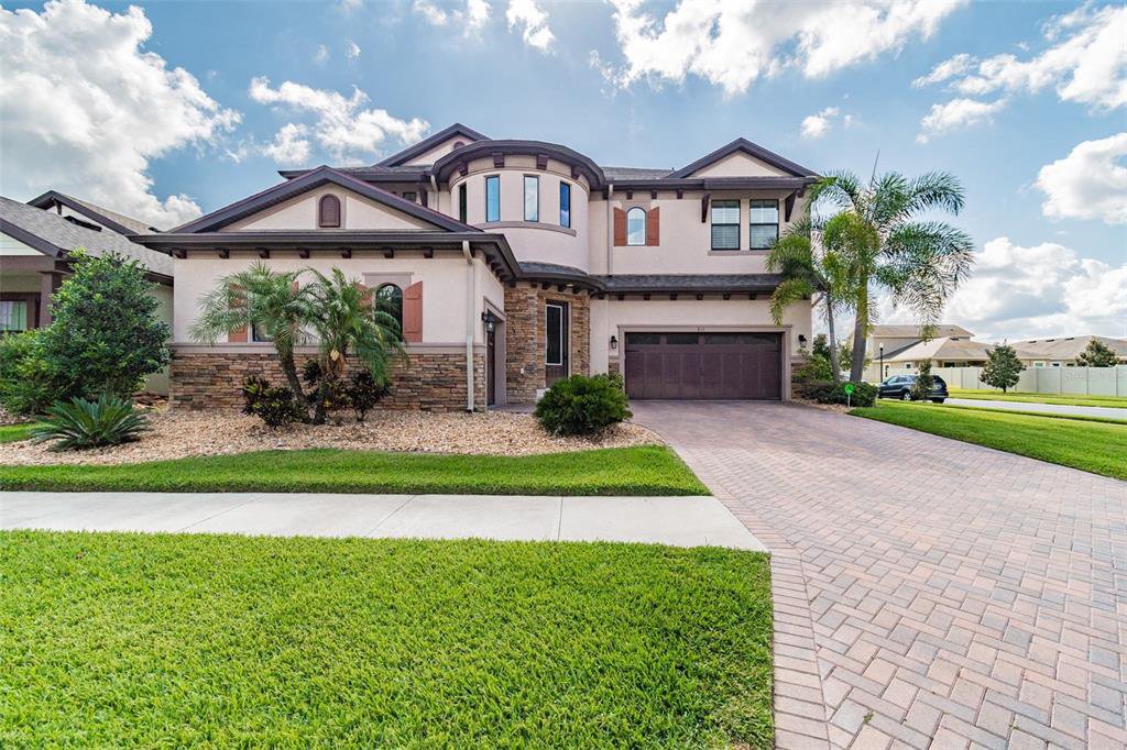 813 Terra Vista Street, Brandon Property for Sale in , it has 5