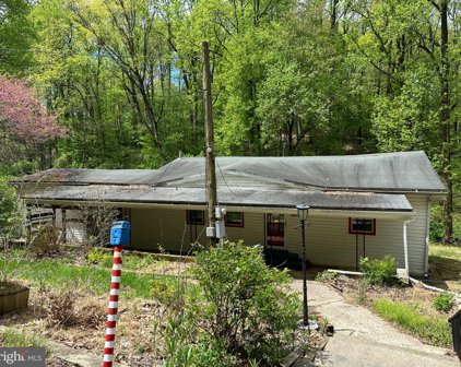 79 Tritch Ln, Reading