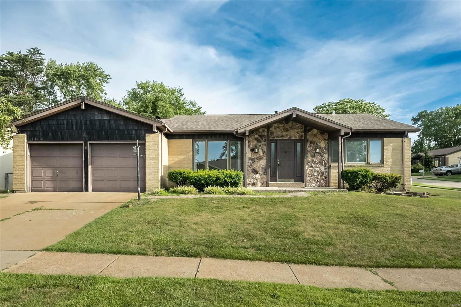 2382 Crestline Drive, St Louis, 63129