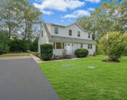 135 Oak Avenue, Flanders image