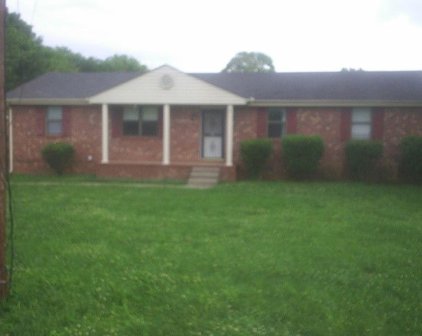 403 E Kings Rd, Smyrna