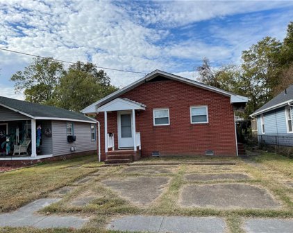 221 Herbert Avenue Unit A, Hampton East