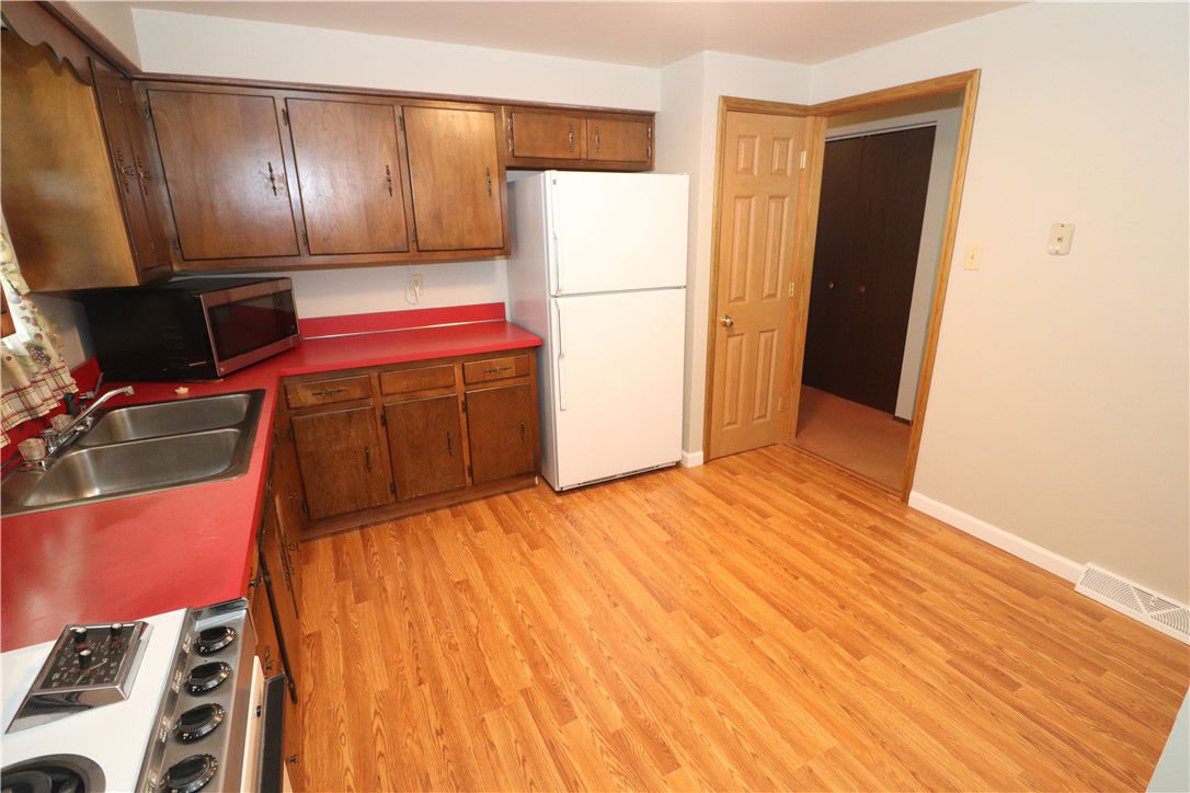 216 3rd St, Evans City Boro, 16033