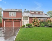 19 Fern Drive W, Jericho image