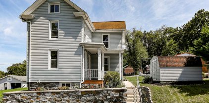 227 Falmouth Rd, Bainbridge