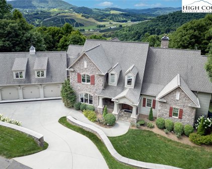 879 Winding Ridge Drive, West Jefferson