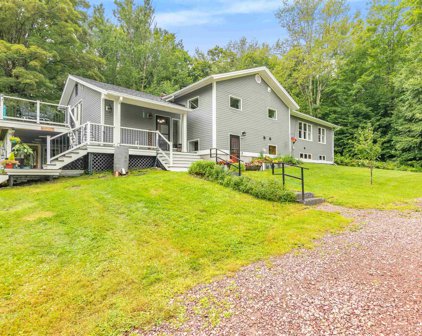 1093 East Hill Road, Richmond