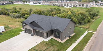 1701 Heart Ridge Loop SE, Mandan