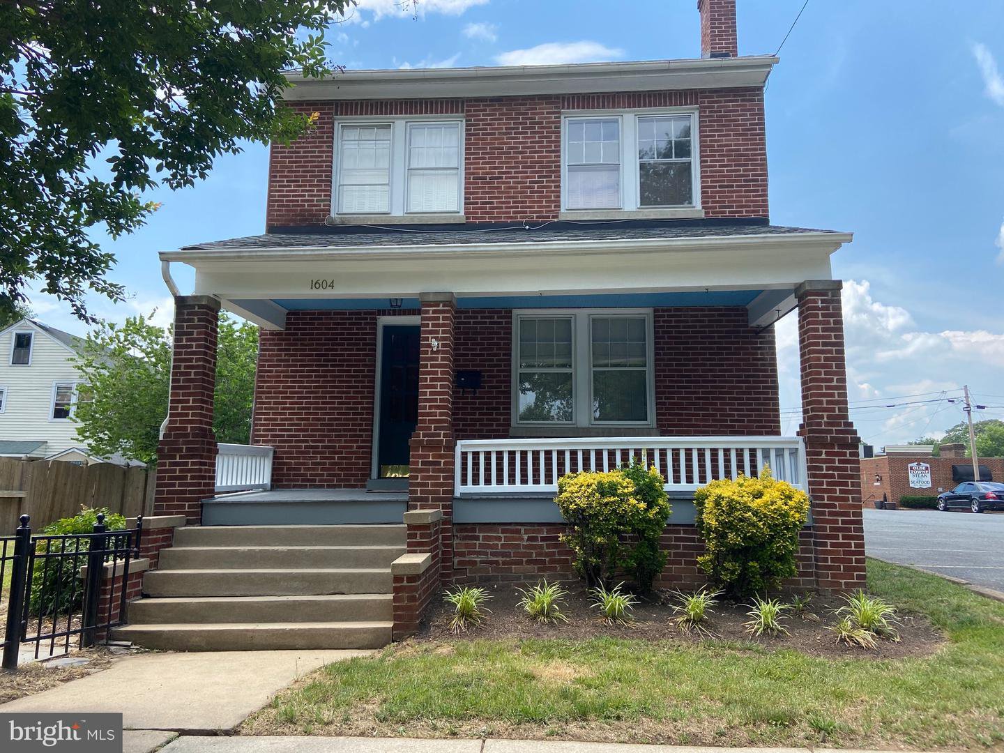 Fredericksburg Realty offers 1604 Caroline Street, Fredericksburg