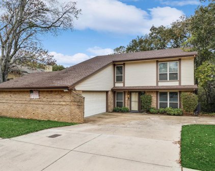 8 Indian  Trail, Hickory Creek