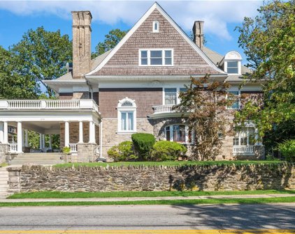 240 Van Cortlandt Park Avenue, Yonkers