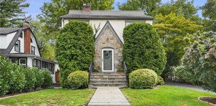 41 Walgrove Avenue, Dobbs Ferry