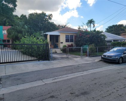 320 Nw 32nd St, Miami