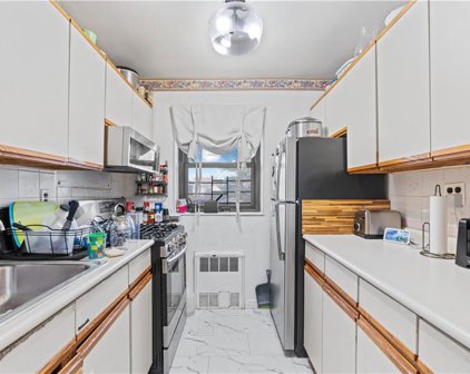 266 Pelham Road Unit #4D, New Rochelle