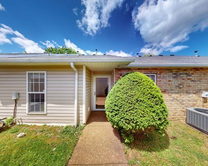 288 Lake Chateau Dr, Hermitage