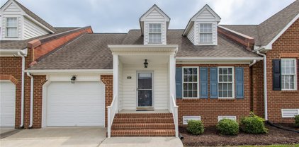 102 Gilcreff Place, Colonial Heights