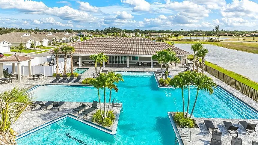 Central Parc resort-style swimming pool and clubhouse