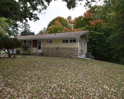 4181 Hampshire Avenue N, Crystal