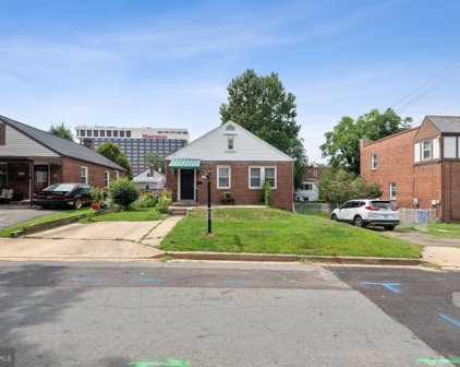 818 S Oak St, Arlington