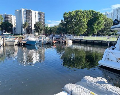 3375 N Country Club Dr, Slip 23, Aventura