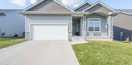 379 SE Hollow Court, West Des Moines