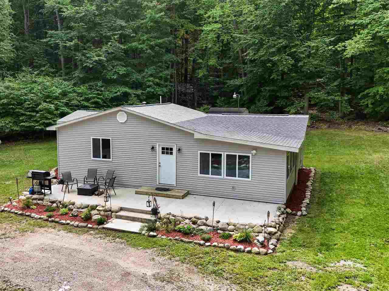 11399 Douglas Lake Road, Pellston, 49769