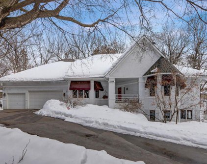 2289 Teakwood Court E, Maplewood