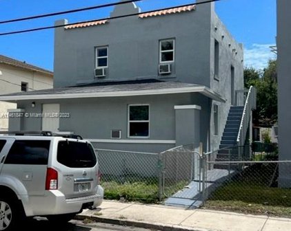922 Nw 2nd St, Miami
