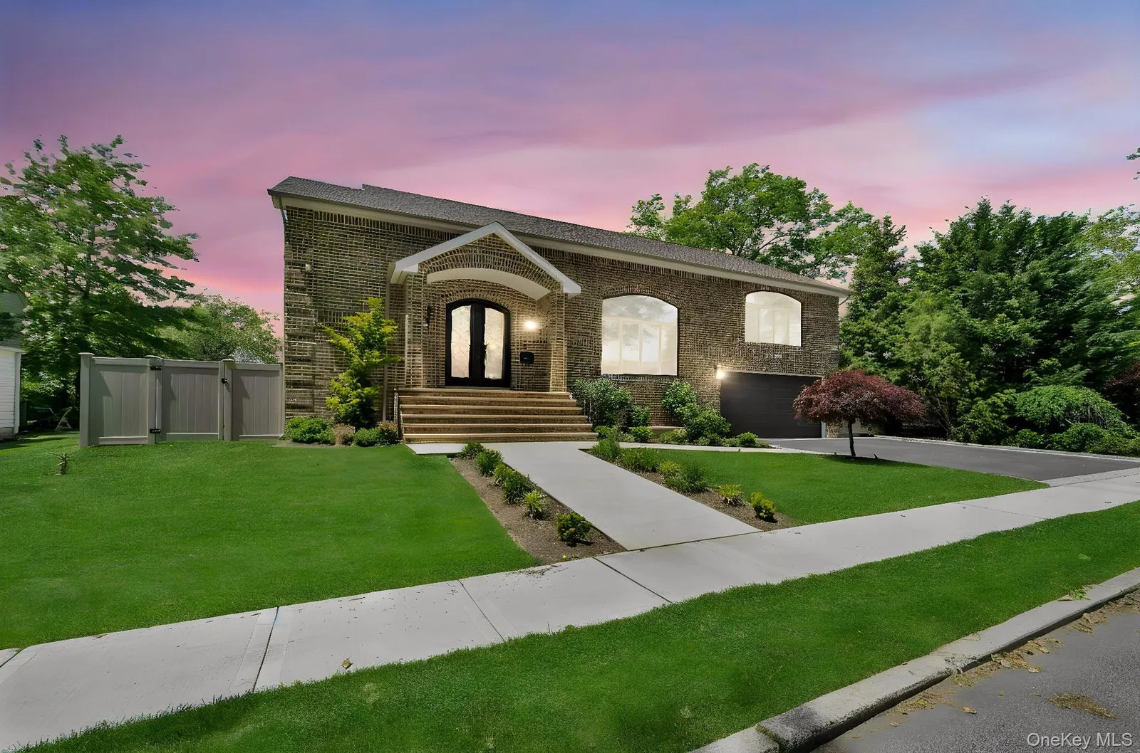 Residential home at 783 Oakleigh Road, North Woodmere